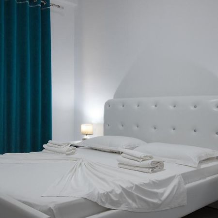 Grand Blue Aparthotel Sarande Exterior photo