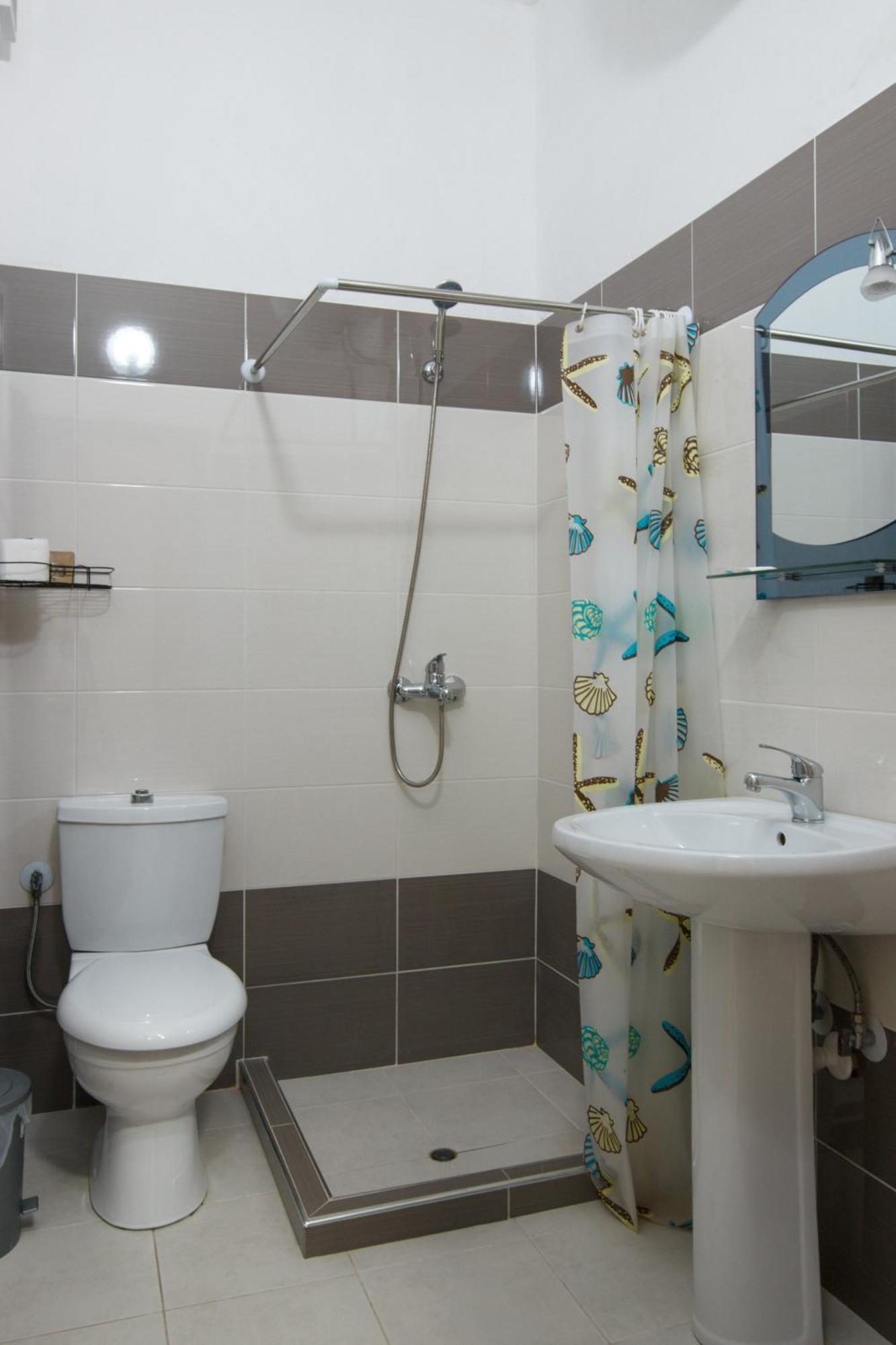Grand Blue Aparthotel Sarande Exterior photo