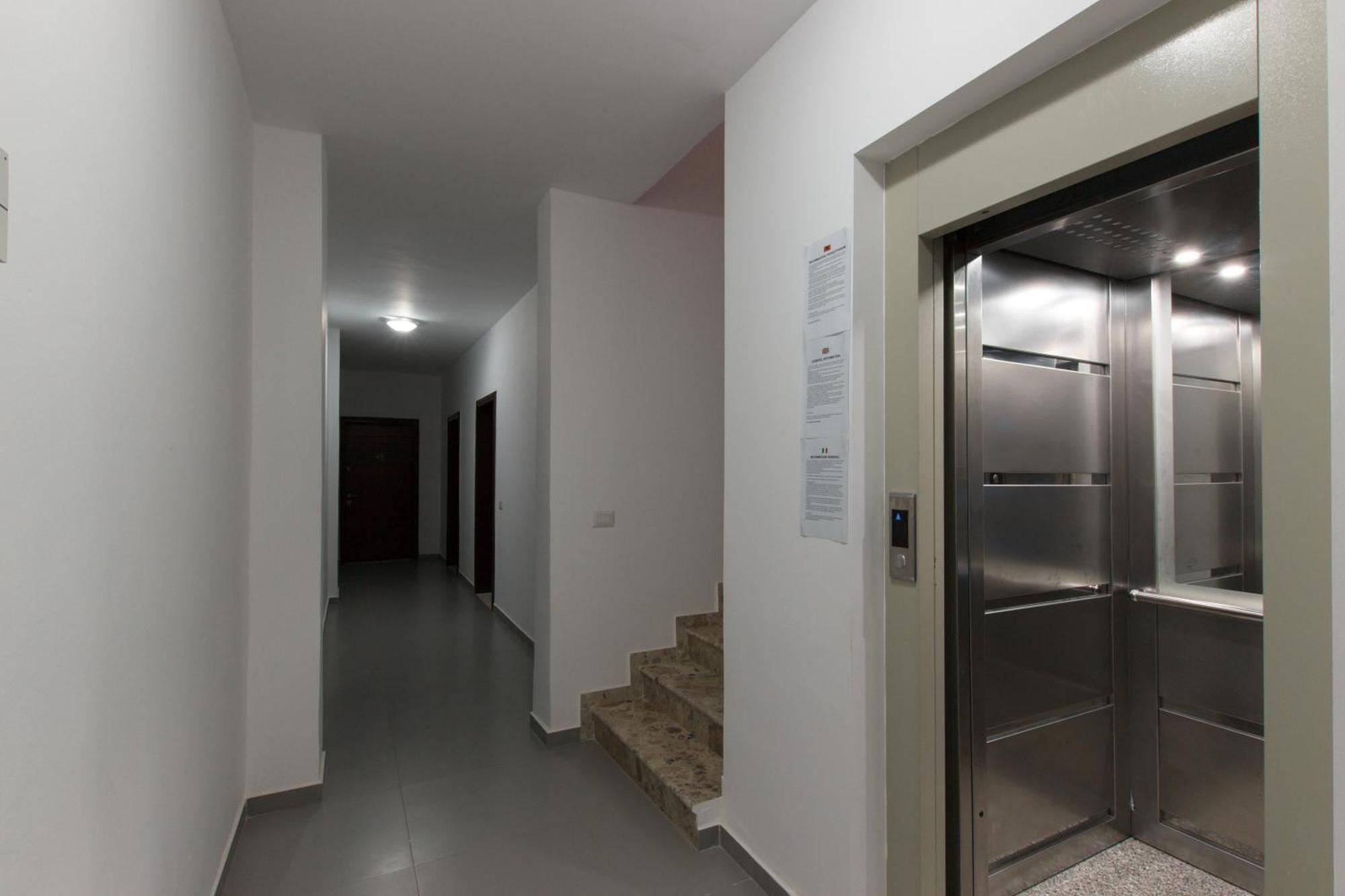 Grand Blue Aparthotel Sarande Exterior photo